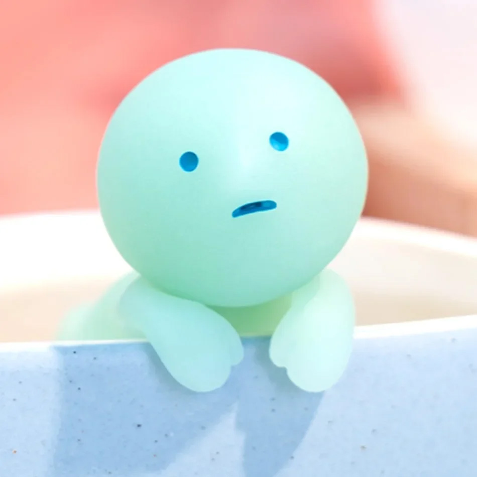 Glow In The Dark Mini Figure S - Yoga Fitness First recension och pris