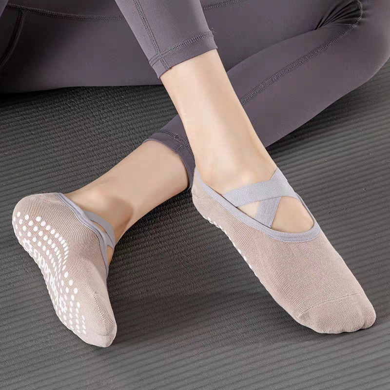 Professional Women Yoga Sock S - Yoga & Fitness Classes By Niharika Zirakpur Reviews recension och pris